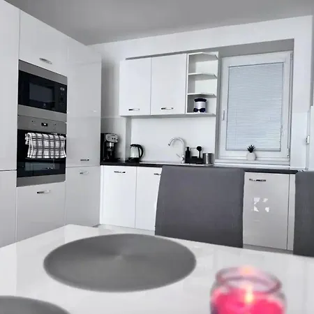 Sunny Mileticova Appartement *